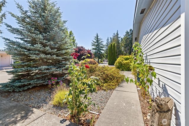 60 Erics Way, Sequim, WA 98382