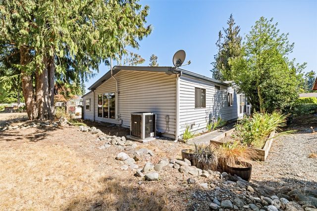 60 Erics Way, Sequim, WA 98382