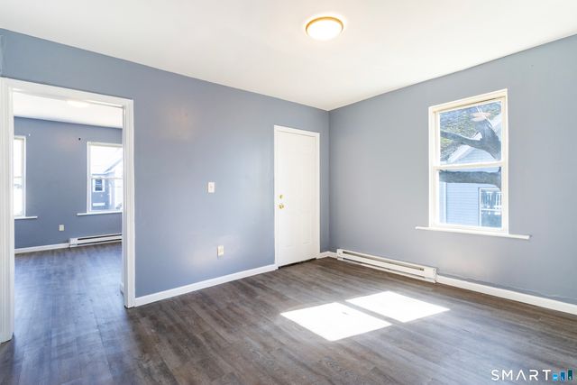 27 Beacon Street, Waterbury, CT 06704