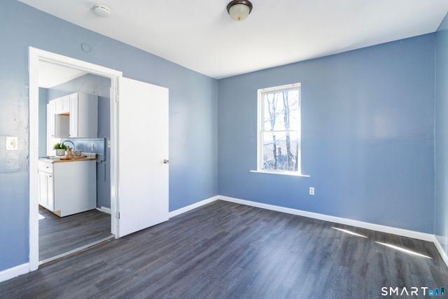 27 Beacon Street, Waterbury, CT 06704