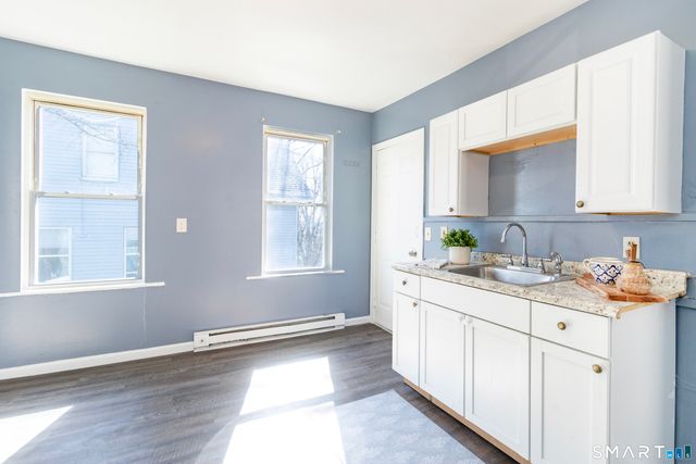 27 Beacon Street, Waterbury, CT 06704