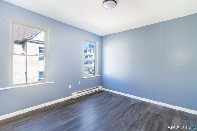 27 Beacon Street, Waterbury, CT 06704