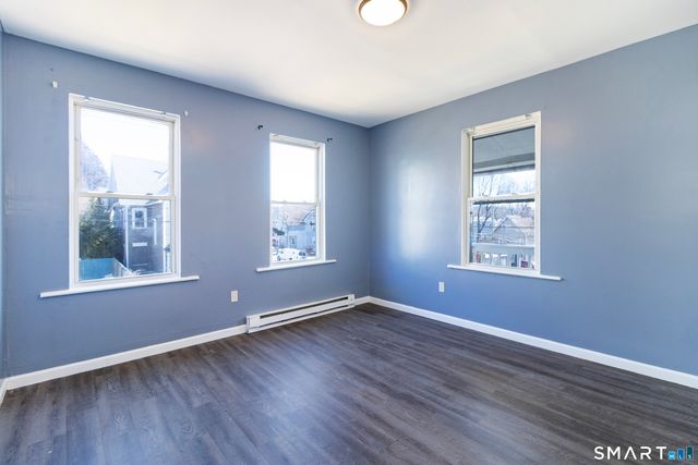 27 Beacon Street, Waterbury, CT 06704