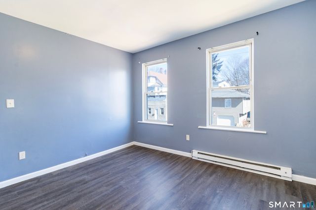 27 Beacon Street, Waterbury, CT 06704