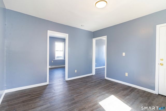 27 Beacon Street, Waterbury, CT 06704