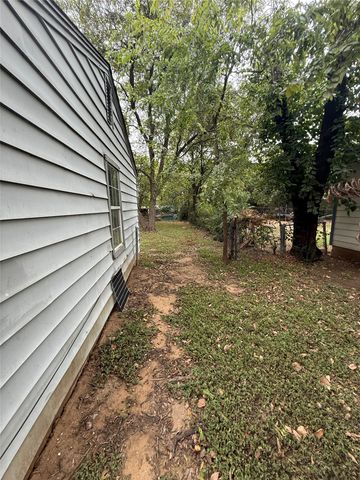 3532 Pioneer Street, Fort Worth, TX 76119