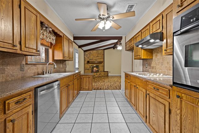 3215 Restview Street, Longview, TX 75605