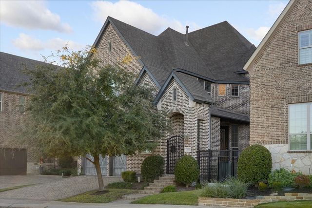 910 Ontzlake Drive, Lewisville, TX 75056