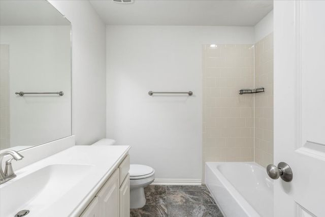 910 Ontzlake Drive, Lewisville, TX 75056