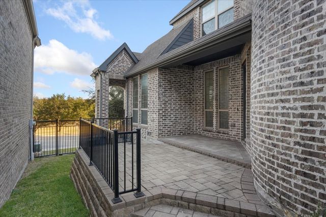 910 Ontzlake Drive, Lewisville, TX 75056