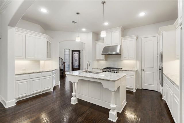 910 Ontzlake Drive, Lewisville, TX 75056