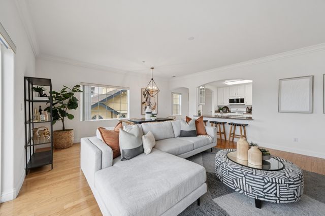 567 Merritt Ave, Oakland, CA 94610