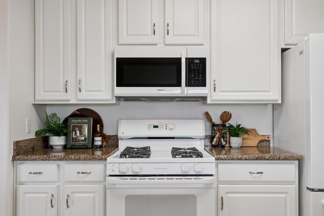 567 Merritt Ave, Oakland, CA 94610