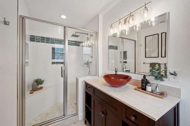 567 Merritt Ave, Oakland, CA 94610