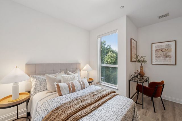 567 Merritt Ave, Oakland, CA 94610