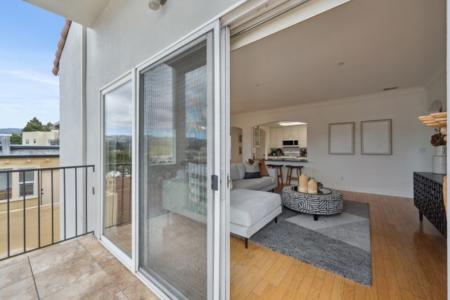 567 Merritt Ave, Oakland, CA 94610