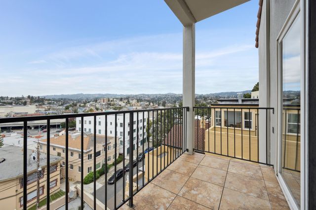 567 Merritt Ave, Oakland, CA 94610