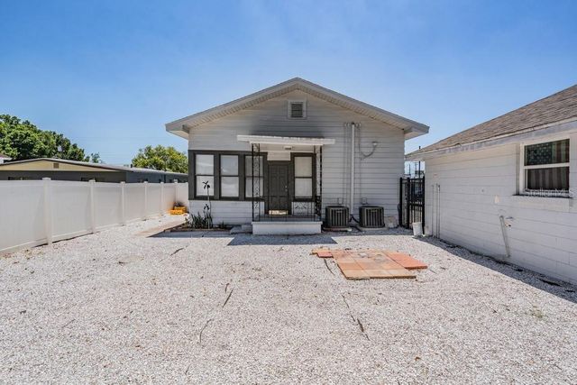 2319 W AILEEN STREET B, Tampa, FL 33607