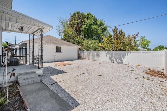 2319 W AILEEN STREET B, Tampa, FL 33607