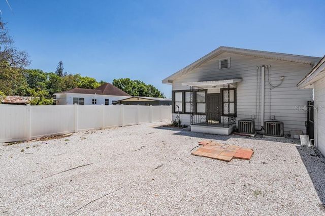 2319 W AILEEN STREET B, Tampa, FL 33607