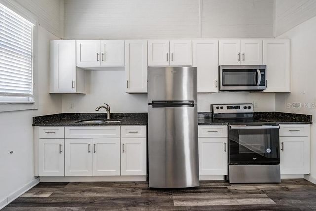 2319 W AILEEN STREET B, Tampa, FL 33607