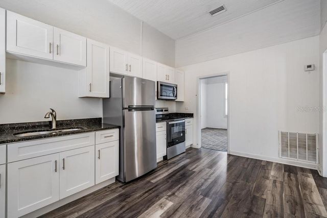 2319 W AILEEN STREET B, Tampa, FL 33607