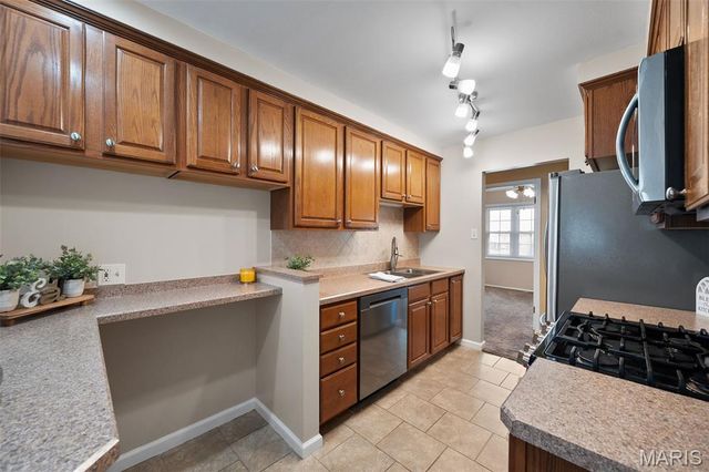 6330 Hurstgreen Lane, St Louis, MO 63123