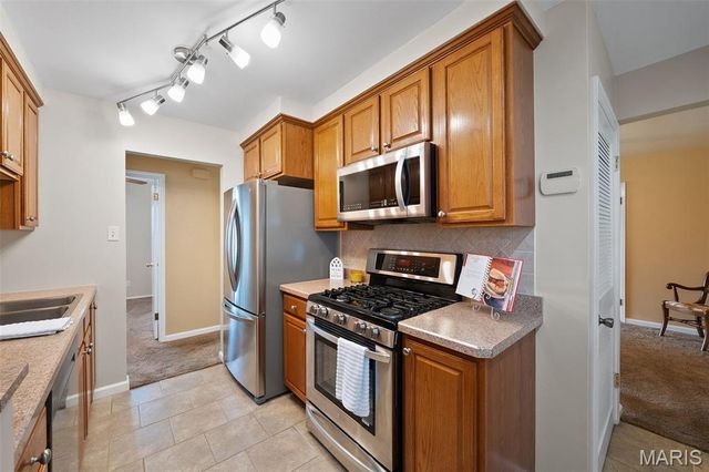 6330 Hurstgreen Lane, St Louis, MO 63123