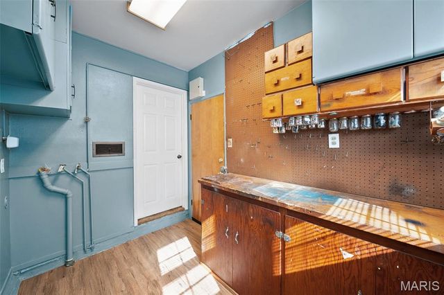 6330 Hurstgreen Lane, St Louis, MO 63123