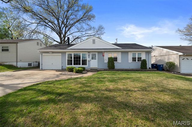 6330 Hurstgreen Lane, St Louis, MO 63123