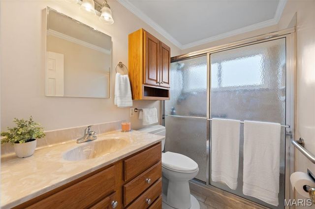 6330 Hurstgreen Lane, St Louis, MO 63123