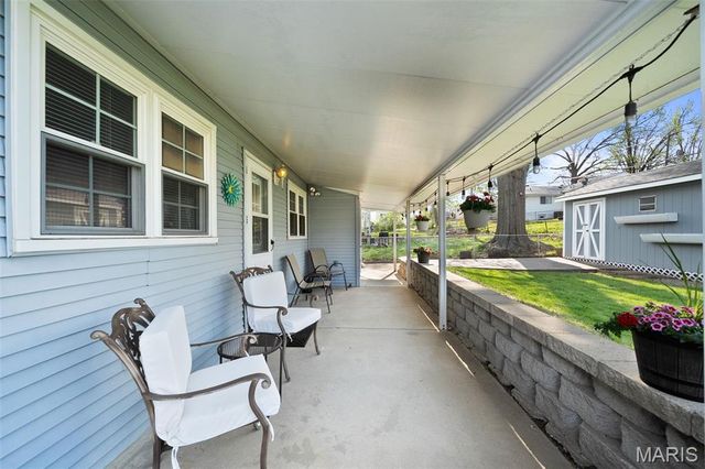 6330 Hurstgreen Lane, St Louis, MO 63123