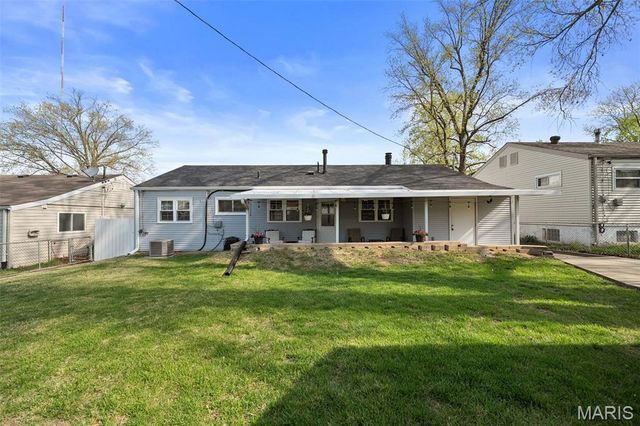 6330 Hurstgreen Lane, St Louis, MO 63123