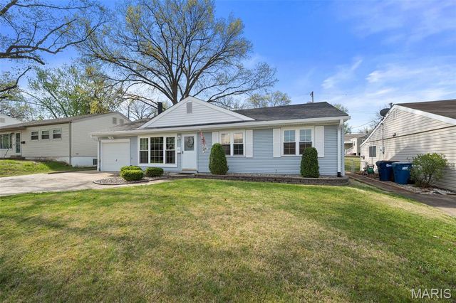 6330 Hurstgreen Lane, St Louis, MO 63123
