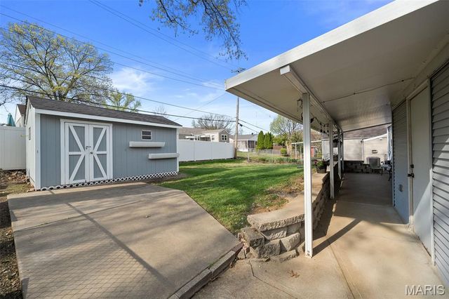 6330 Hurstgreen Lane, St Louis, MO 63123