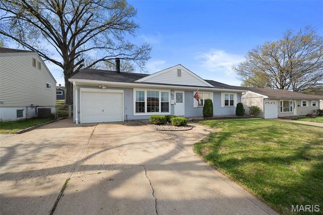 6330 Hurstgreen Lane, St Louis, MO 63123