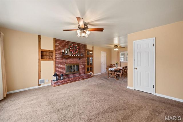 6330 Hurstgreen Lane, St Louis, MO 63123