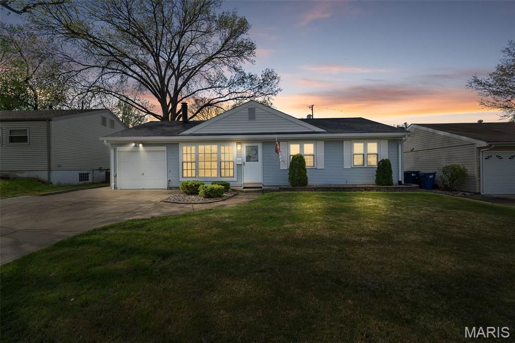 6330 Hurstgreen Lane, St Louis, MO 63123