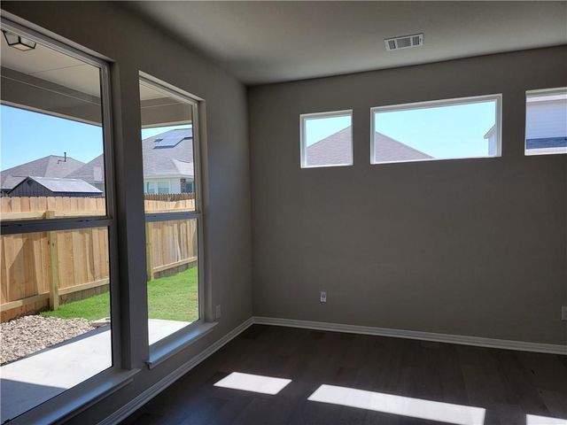 12813 Gilliland LN, Manor, TX 78653
