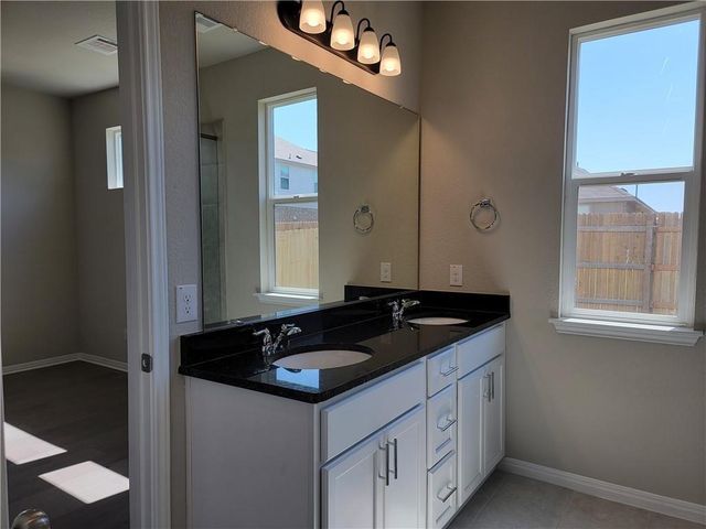12813 Gilliland LN, Manor, TX 78653