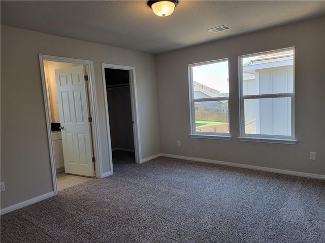 12813 Gilliland LN, Manor, TX 78653