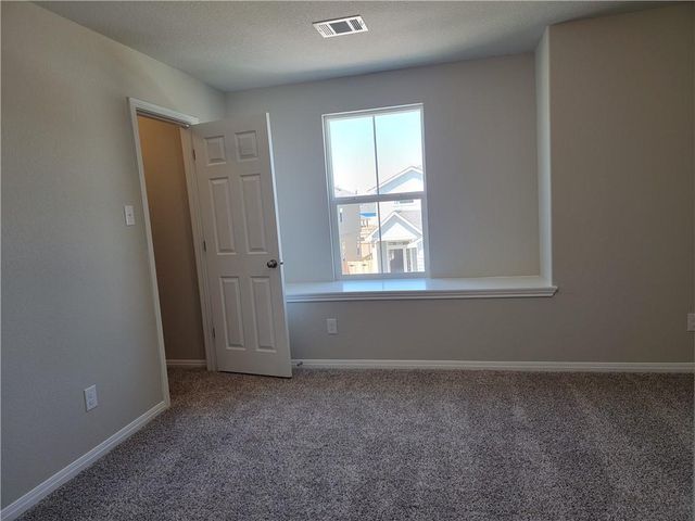 12813 Gilliland LN, Manor, TX 78653
