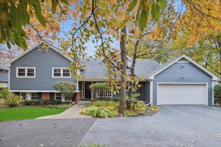 1233 Eastwood Lane, Northbrook, IL 60062