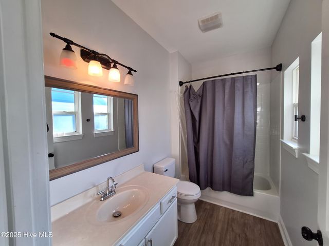 933 S 8th Street, Wilmington, NC 28401