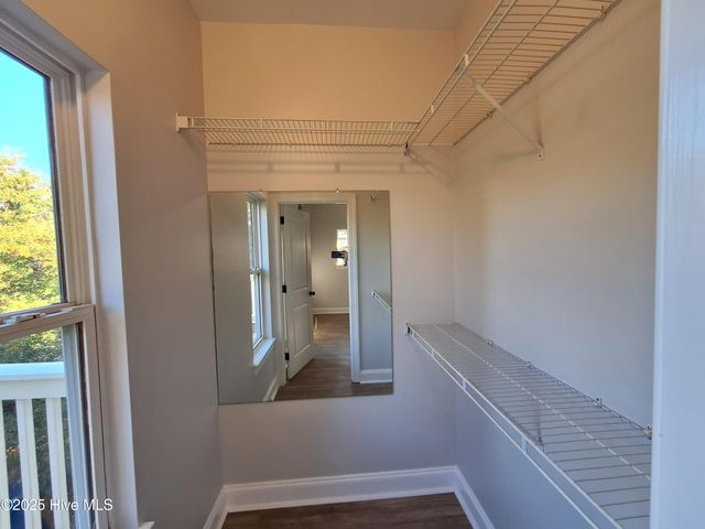 933 S 8th Street, Wilmington, NC 28401