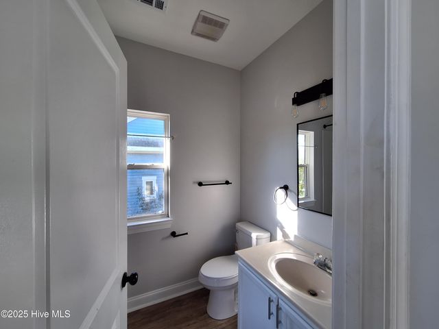 933 S 8th Street, Wilmington, NC 28401