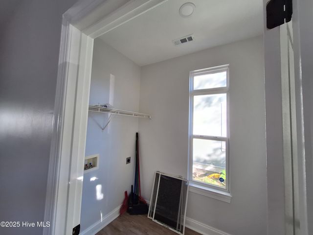 933 S 8th Street, Wilmington, NC 28401