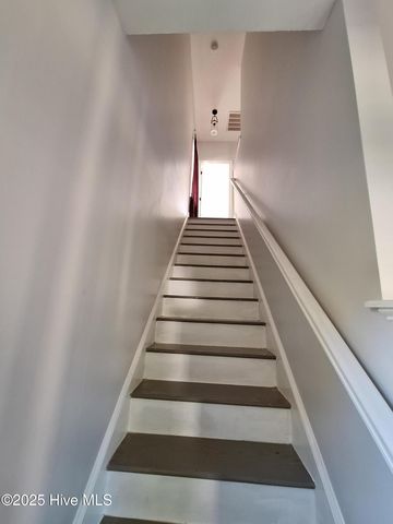 933 S 8th Street, Wilmington, NC 28401