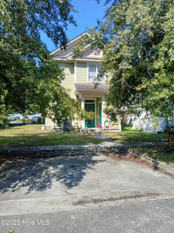 933 S 8th Street, Wilmington, NC 28401