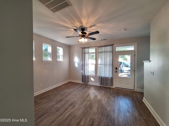 933 S 8th Street, Wilmington, NC 28401